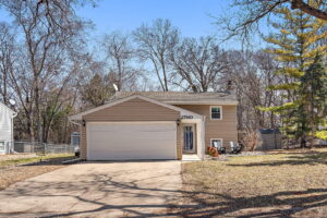 Minnesota home purchased by Kahmeyer Real Estate Group for renovation and resale